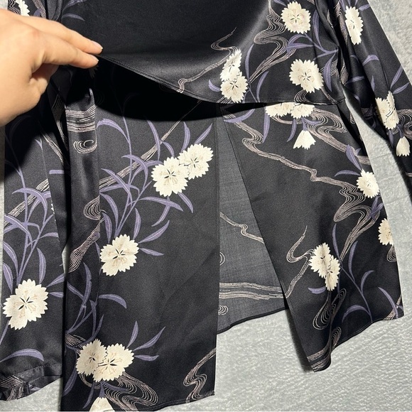 Club Monaco Briley Open-Back Black 100% Silk Floral Print Long Sleeve Blouse #44 - Picture 7 of 16